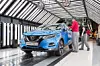 Nissan-Mitarbeiter bei der Arbeit am Nissan Qashqai im britischen Sunderland.