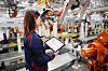Digitale Werkzeuge sind wie etwa hier bei BMW in der Instandhaltung längst etabliert. Auch im Engineering zeigt KI laut Capgemini bereits konkrete Wirkung.