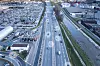 Ein Fahrzeug verarbeitet Daten aus Kamera, Radar und Lidar parallel. Die eigentliche Rechenleistung wird nicht mehr von einem einzelnen KI-Modell angefordert, sondern die Herausforderung liegt in der Orchestrierung mehrerer komplexer Verarbeitungspipelines.