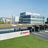 Bosch-Standort Feuerbach: Eine im Sommer 2023 geschlossene Zukunftsvereinbarung schließt betriebsbedingte Kündigungen für knapp 80.000 Beschäftigte in der Zulieferersparte in Deutschland bis Ende 2027 aus