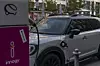 Mini Cooper SE Countryman PHEV All4 - die Lithium-Ionen-Batterie im Hinterwagen des Mini Cooper SE Countryman All4 kann in zweieinhalb Stunden mit der Wallbox wieder auf die maximale Leistung erstarken