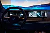 Ein Blick auf die neue Generation BMW iDrive im Fahrzeug-Cockpit