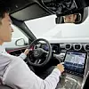 Over-the-Air-Updates ermöglichen neue Unterhaltungs- und NavigationsangeboteOver-the-air updates bring new entertainment and navigation offerings to Mercedes-Benz customers