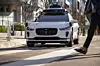 Die Waymo-Robotaxis waren in den vergangenen Monaten ohne größere Zwischenfälle in San Francisco unterwegs, nun sorgt ein Zwischenfall für Diskussionen.