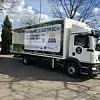 Lkw mit Solar-Modulen